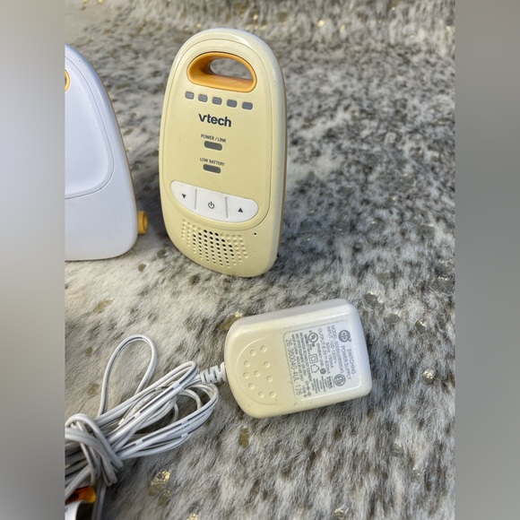 VTECH Baby Monitor - Picture 3 of 6